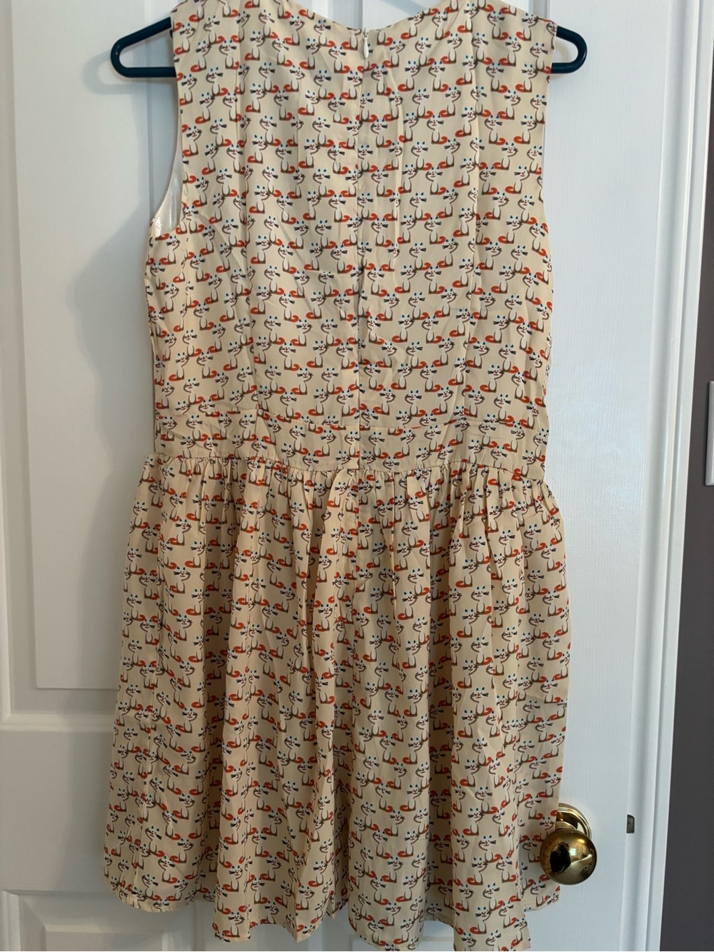 Adorable Sleeveless Cat Print Dress sz S-M NWT - Picture 3 of 15